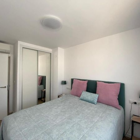 Relaxing Modern Beachfront Apartment - Amazing Sea View カルプ エクステリア 写真