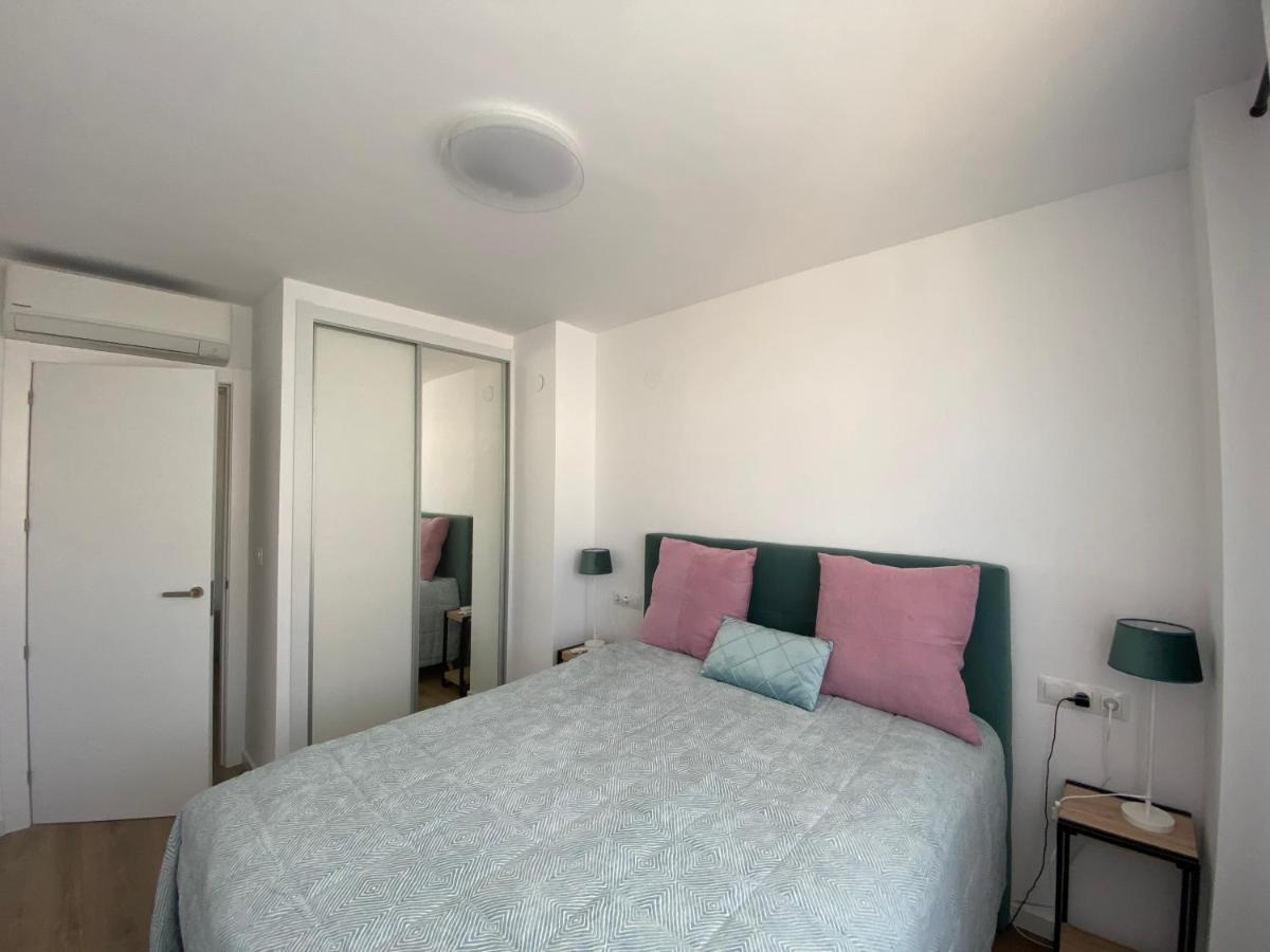 Relaxing Modern Beachfront Apartment - Amazing Sea View カルプ エクステリア 写真