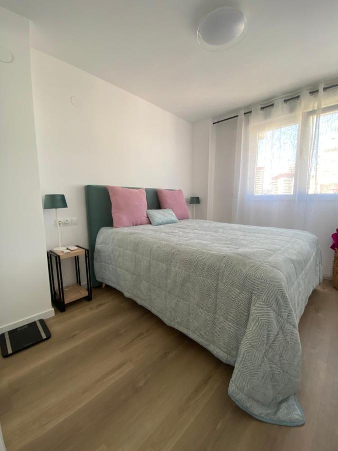 Relaxing Modern Beachfront Apartment - Amazing Sea View カルプ エクステリア 写真