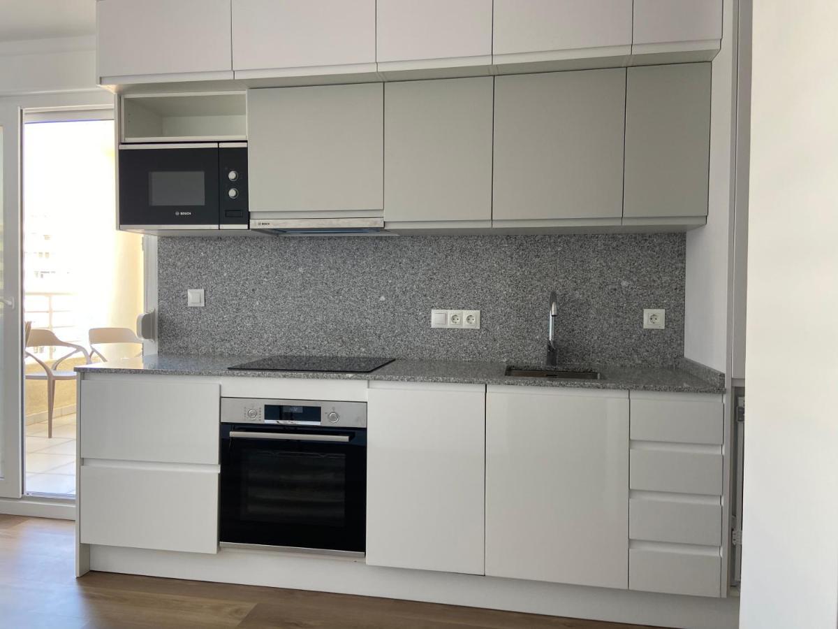 Relaxing Modern Beachfront Apartment - Amazing Sea View カルプ エクステリア 写真